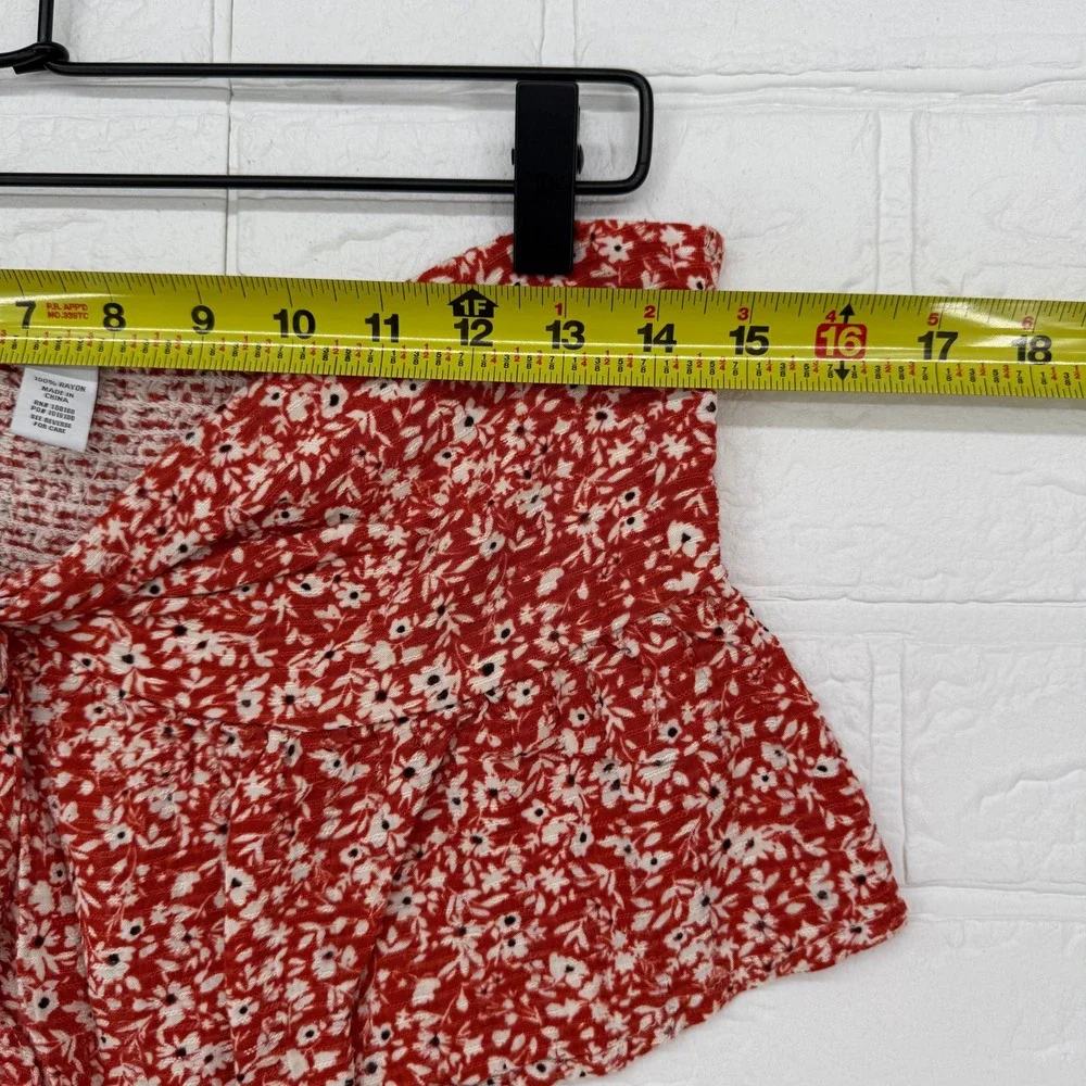 RSQ Floral Crop Top Women Large Red White Daisy Tie Front Smocked Ruffle Hem